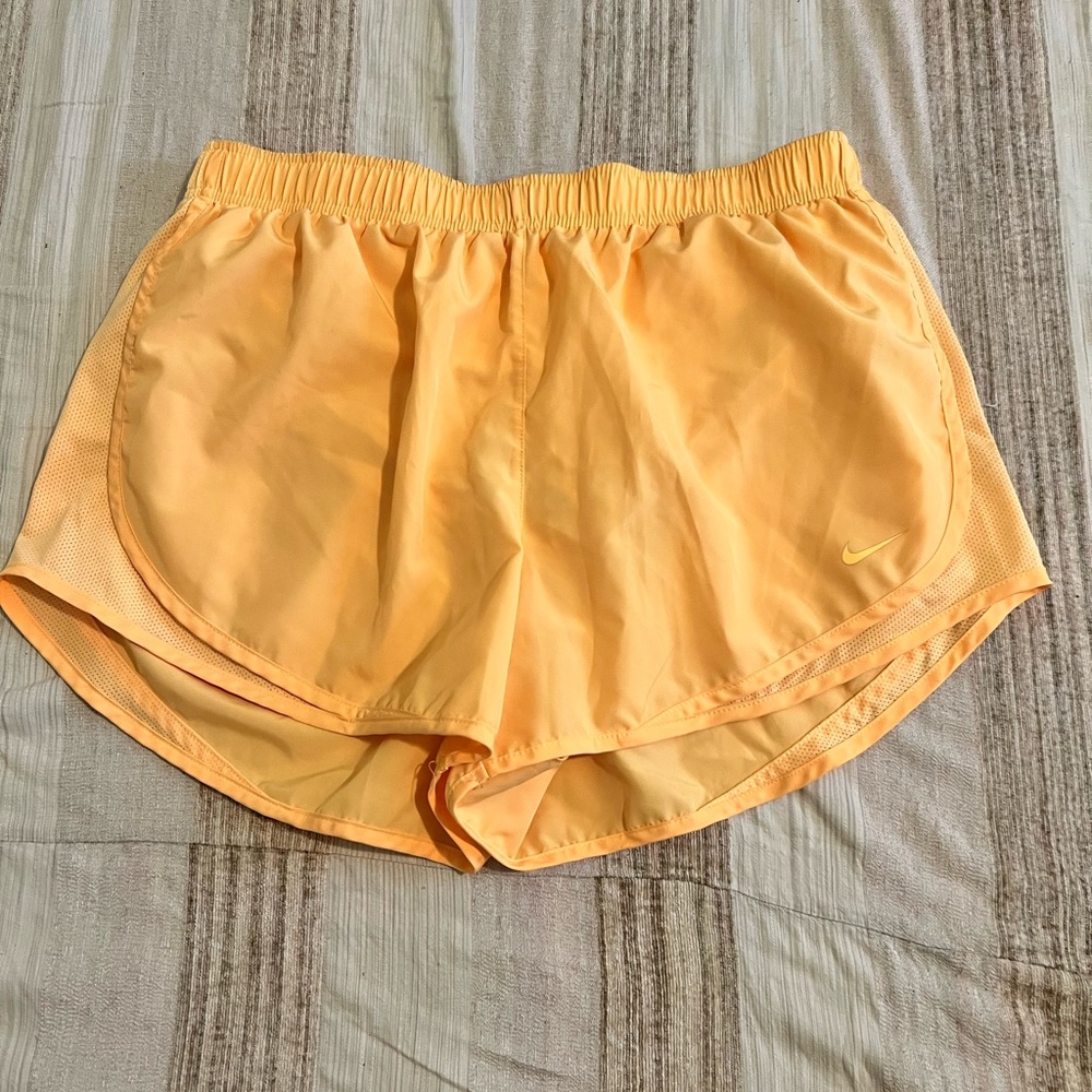 Women’s Nike shorts size XL